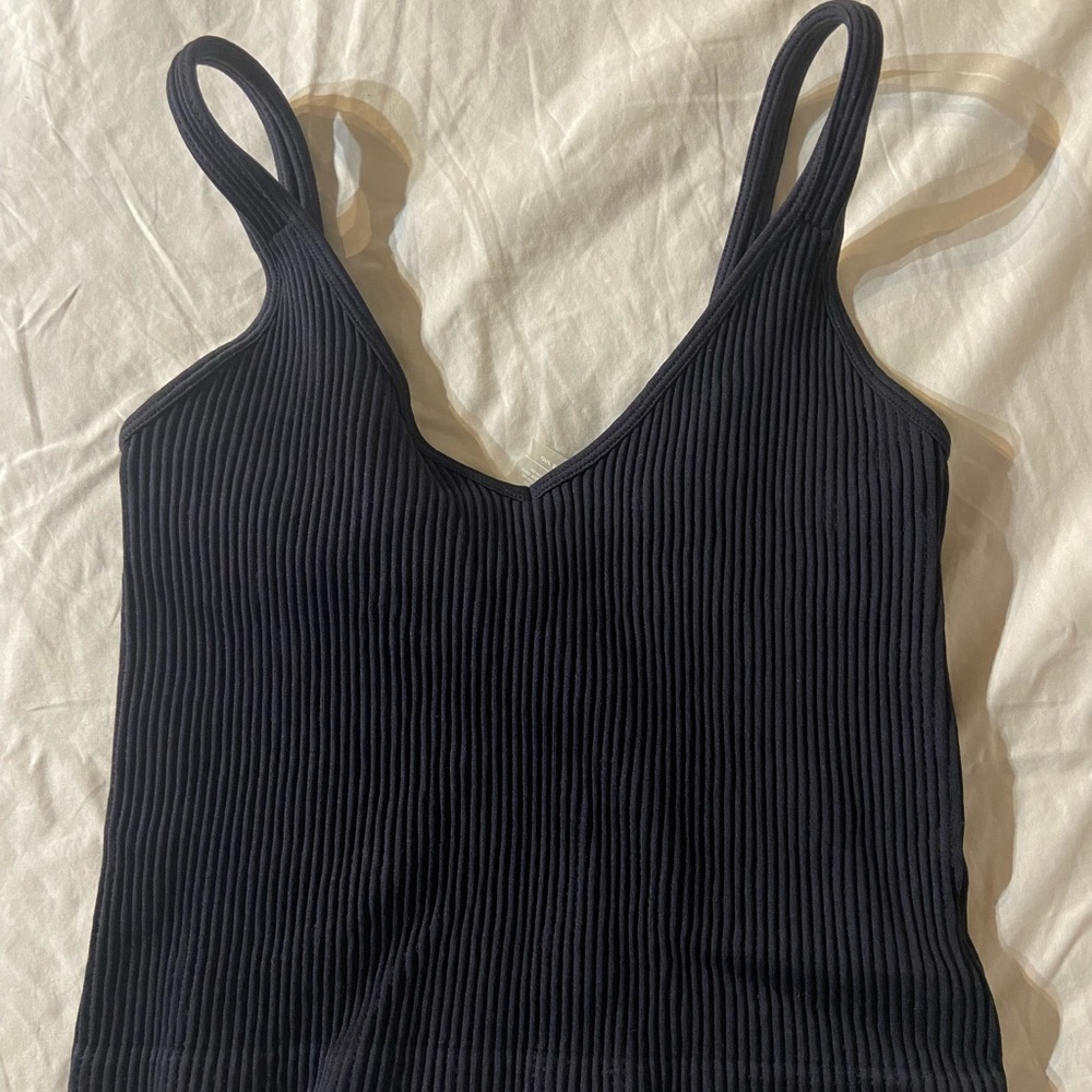 black crop top tank